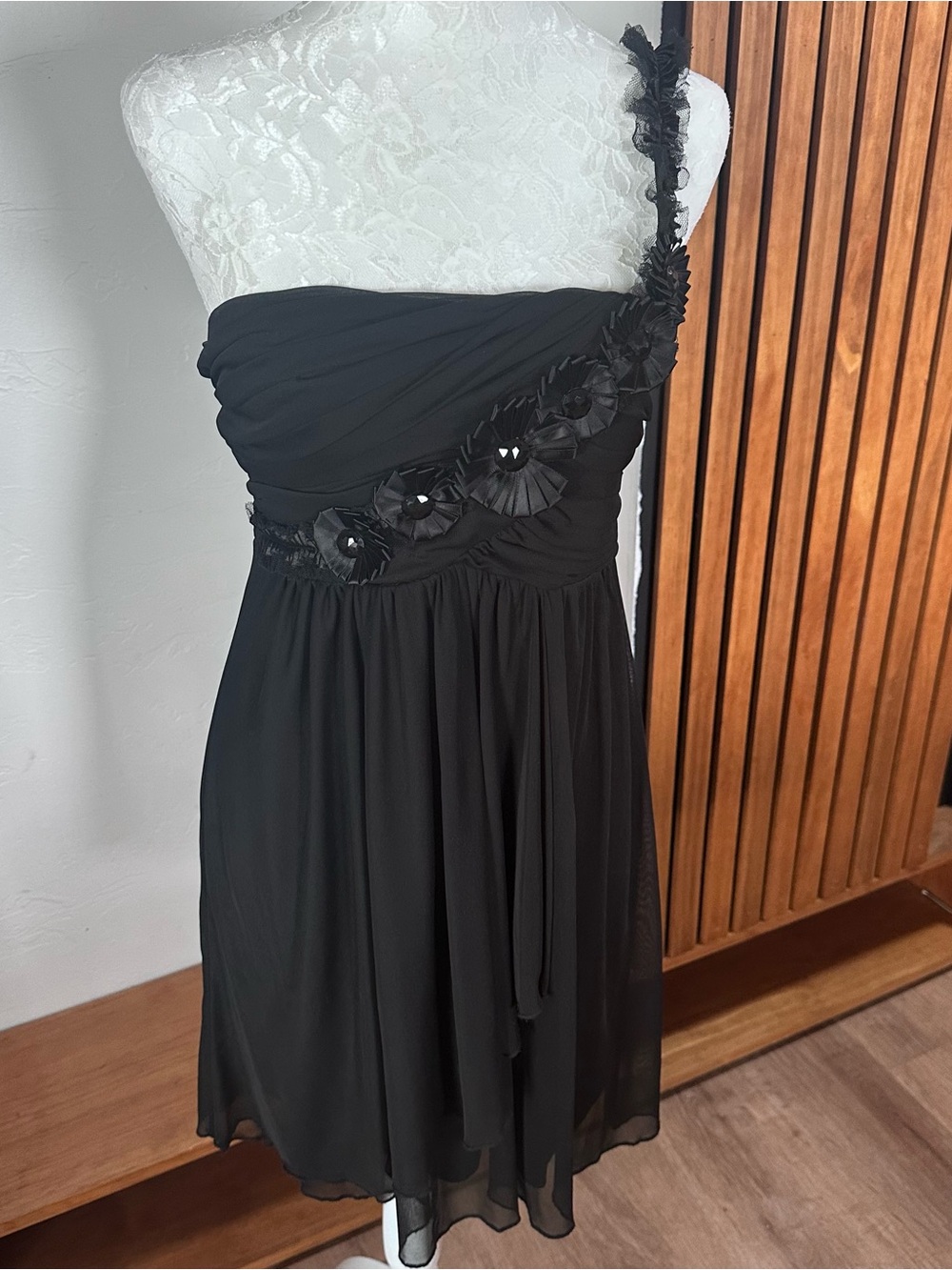 City Triangles Black One-Shoulder Floral Applique Midi Dress